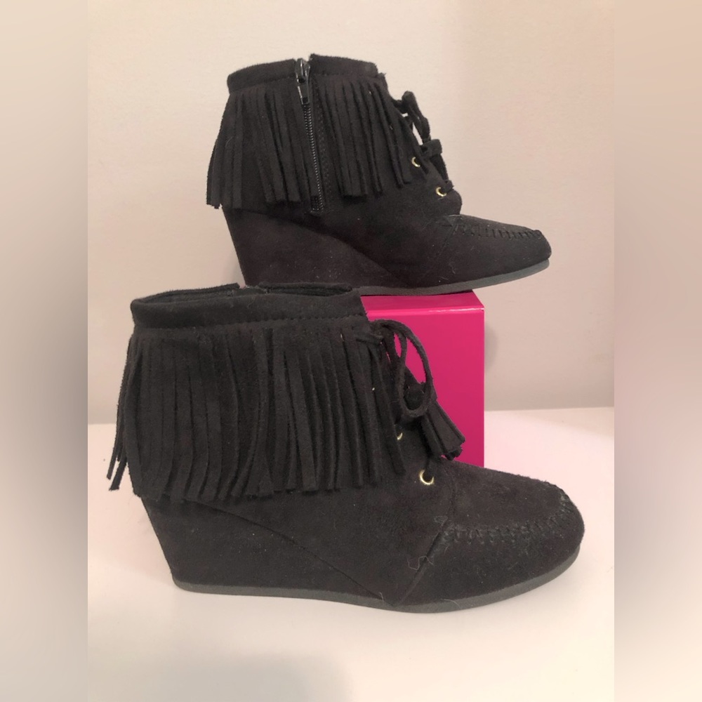 MAURICES FRINGE SUEDE HEELED BOOTIES